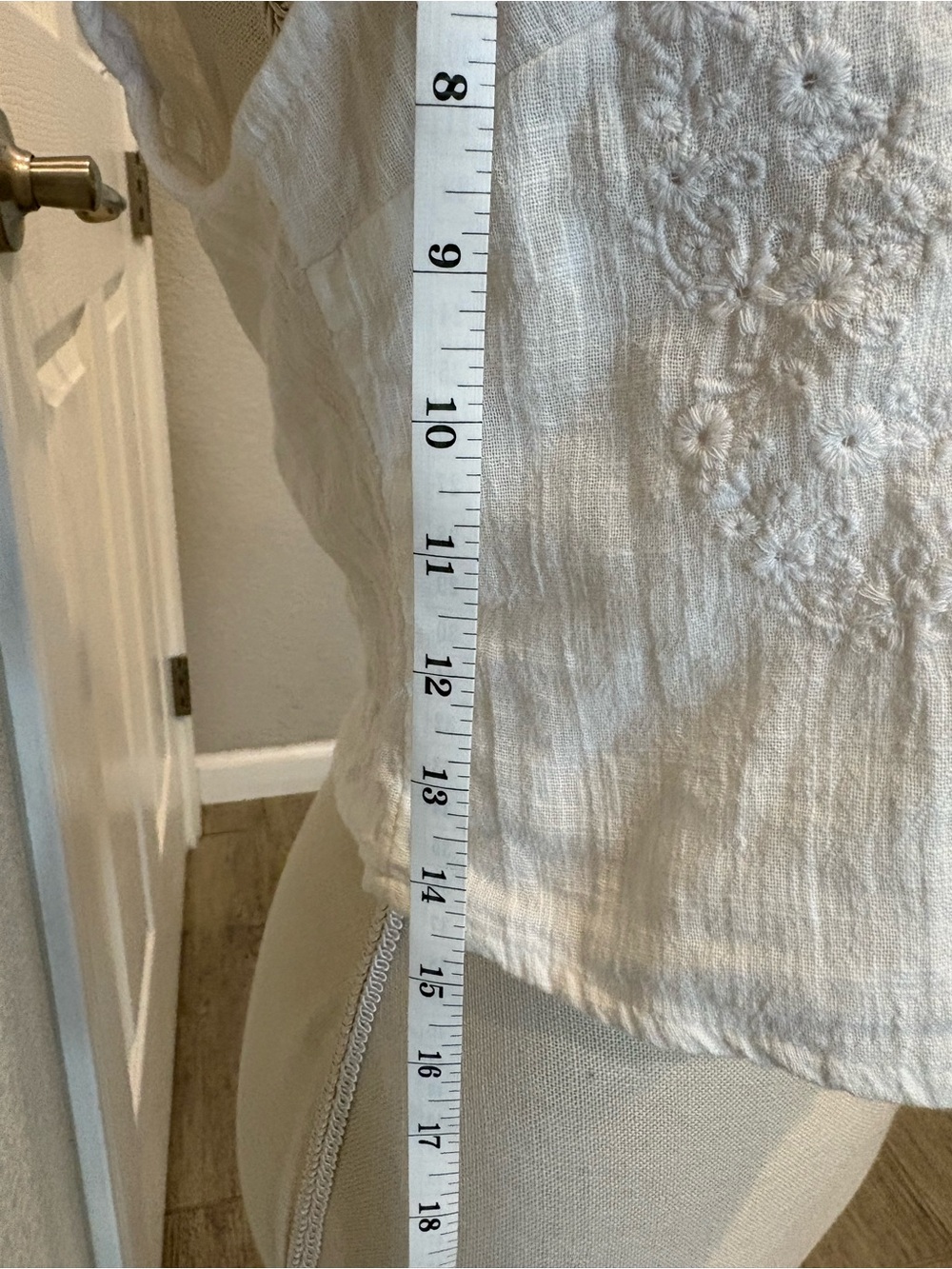 White Embroidered Button-Front Crop Blouse - Picture 5 of 5